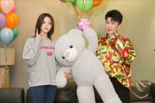 娱乐圈扒爷吃瓜,吃瓜群众背后的真相大起底